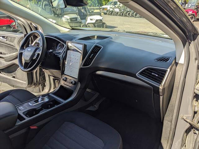 Used 2021 Ford Edge SE image 18