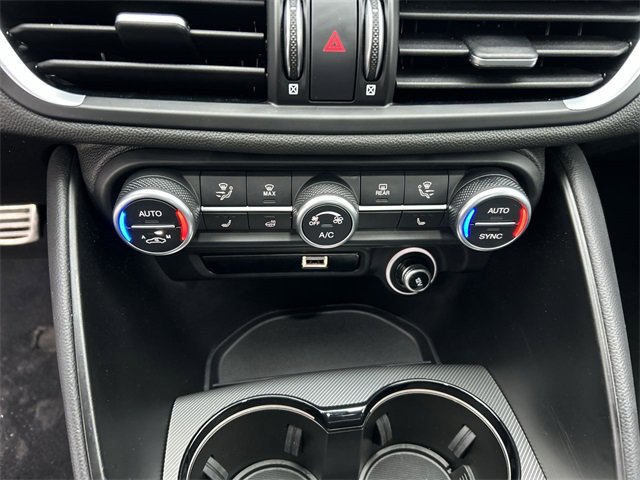 Used 2023 Alfa Romeo Giulia Veloce image 21