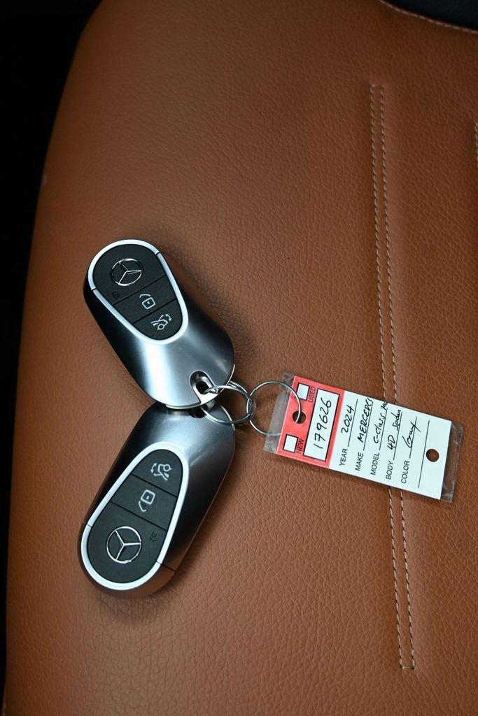 Used 2024 Mercedes-Benz C 300 4MATIC Sedan image 34