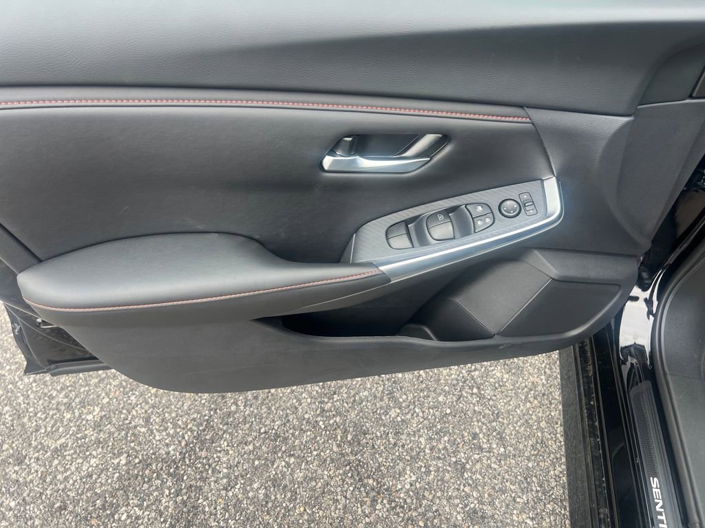 New 2025 Nissan Sentra SR image 11
