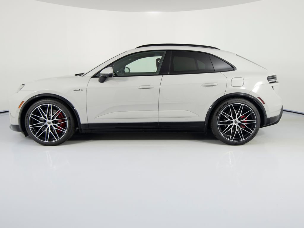 New 2026 Porsche Macan Turbo Electric image 2