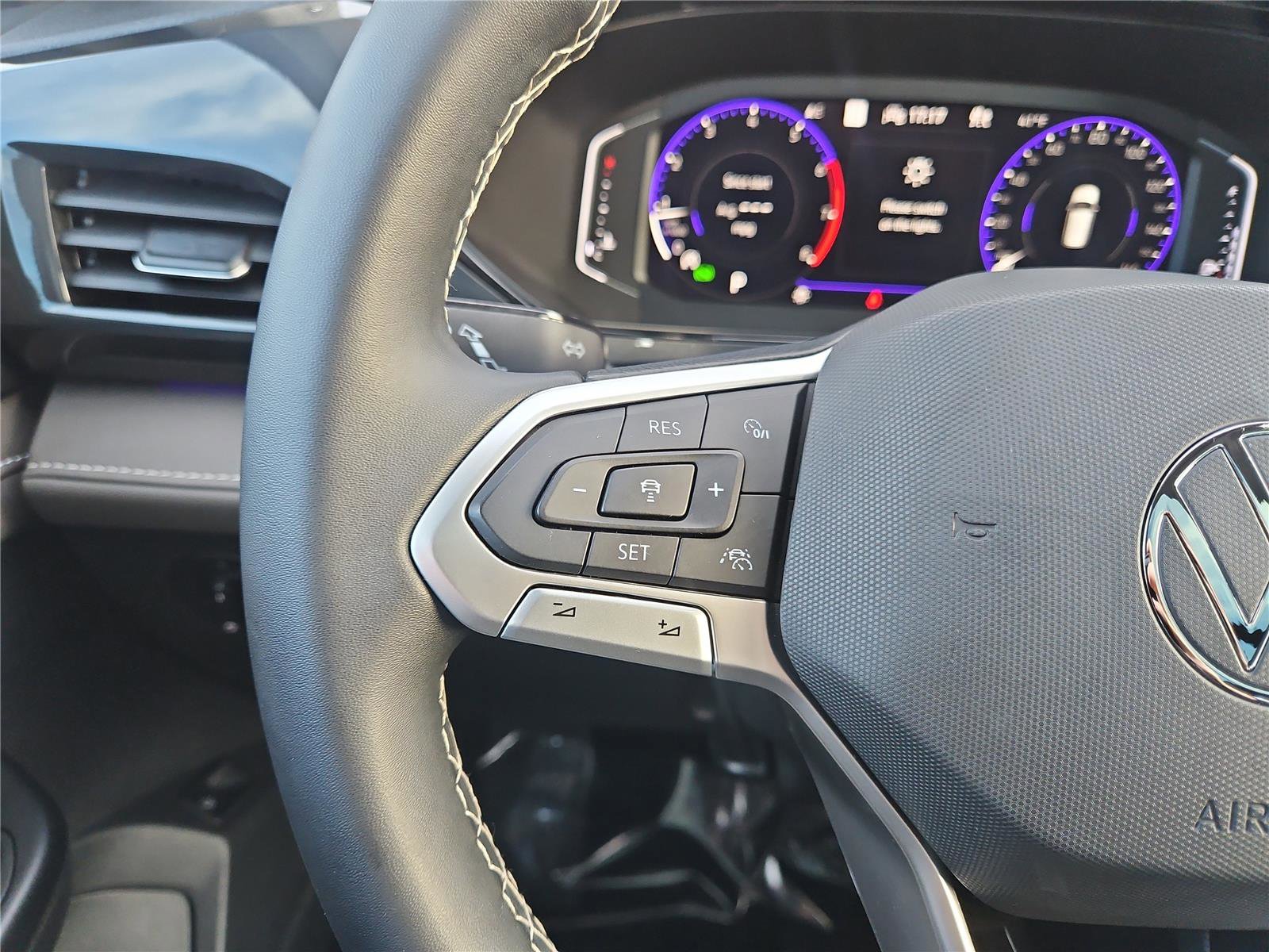 Used 2023 Volkswagen Taos SEL image 17