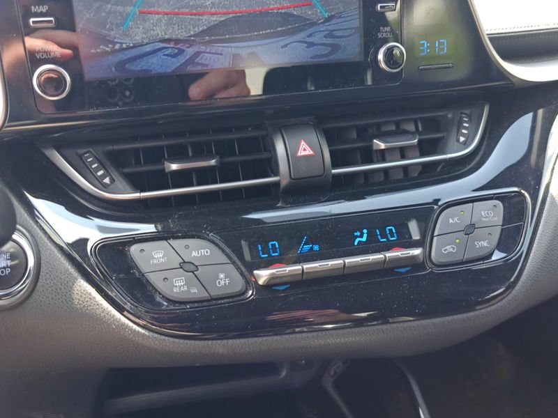 Used 2019 Toyota C-HR XLE FWD image 13