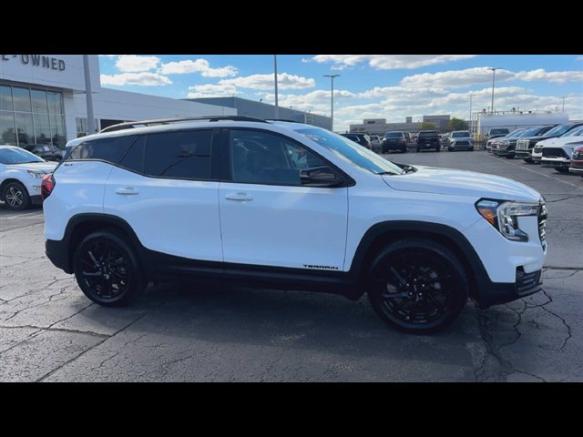Certified 2023 GMC Terrain SLT w/ Elevation Edition FWD image 2