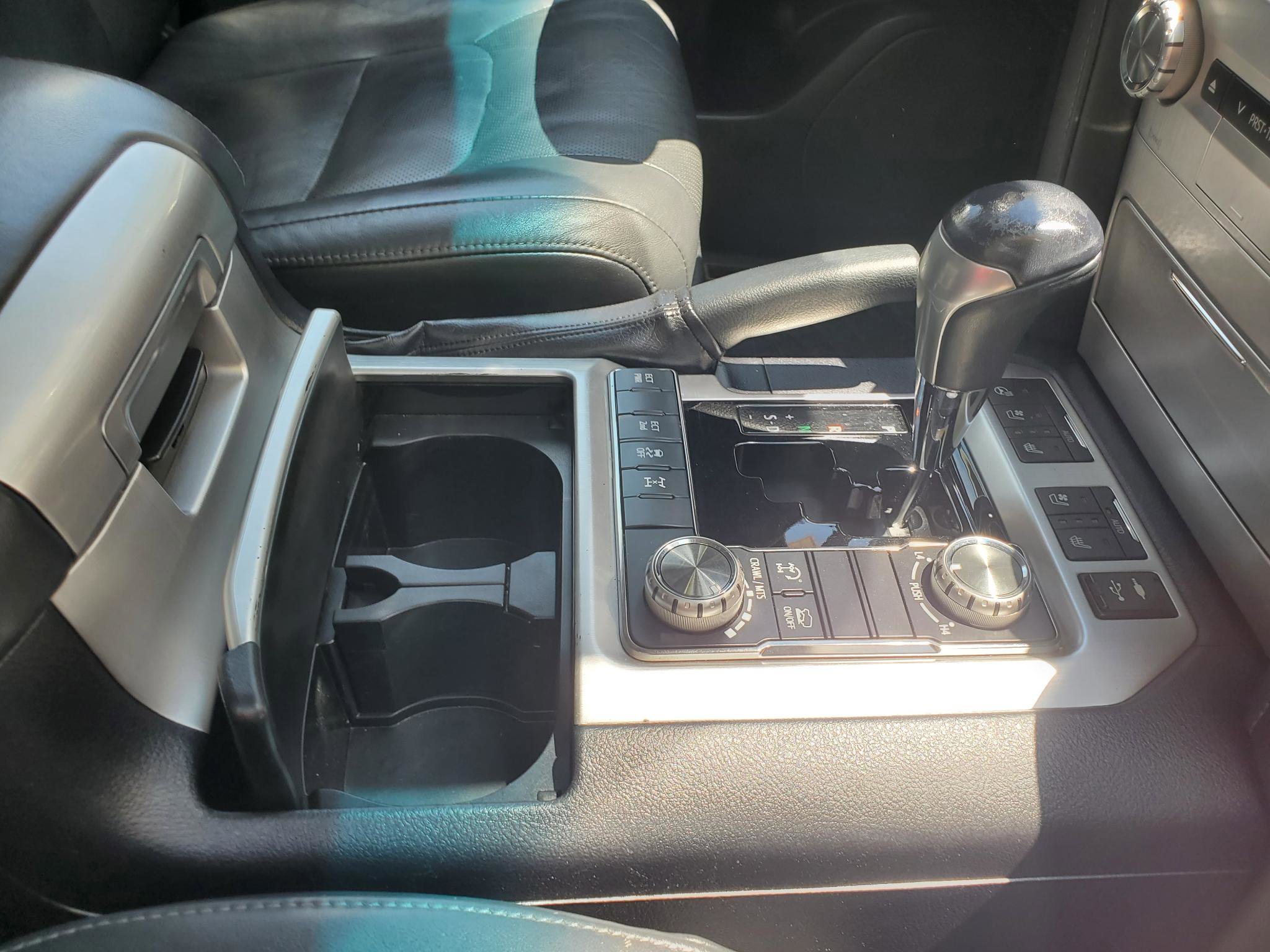 Used 2019 Toyota Land Cruiser w/ Preferred Accessory Package AWD/4WD image 35