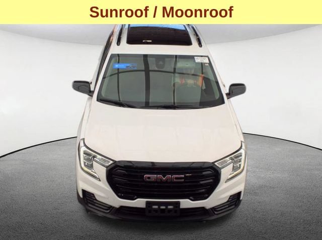 Used 2023 GMC Terrain SLE w/ Driver Convenience Package AWD/4WD image 4