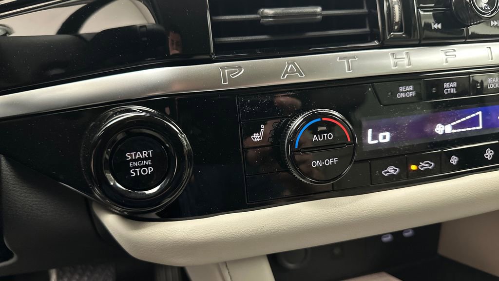 New 2026 Nissan Pathfinder SL AWD/4WD image 17