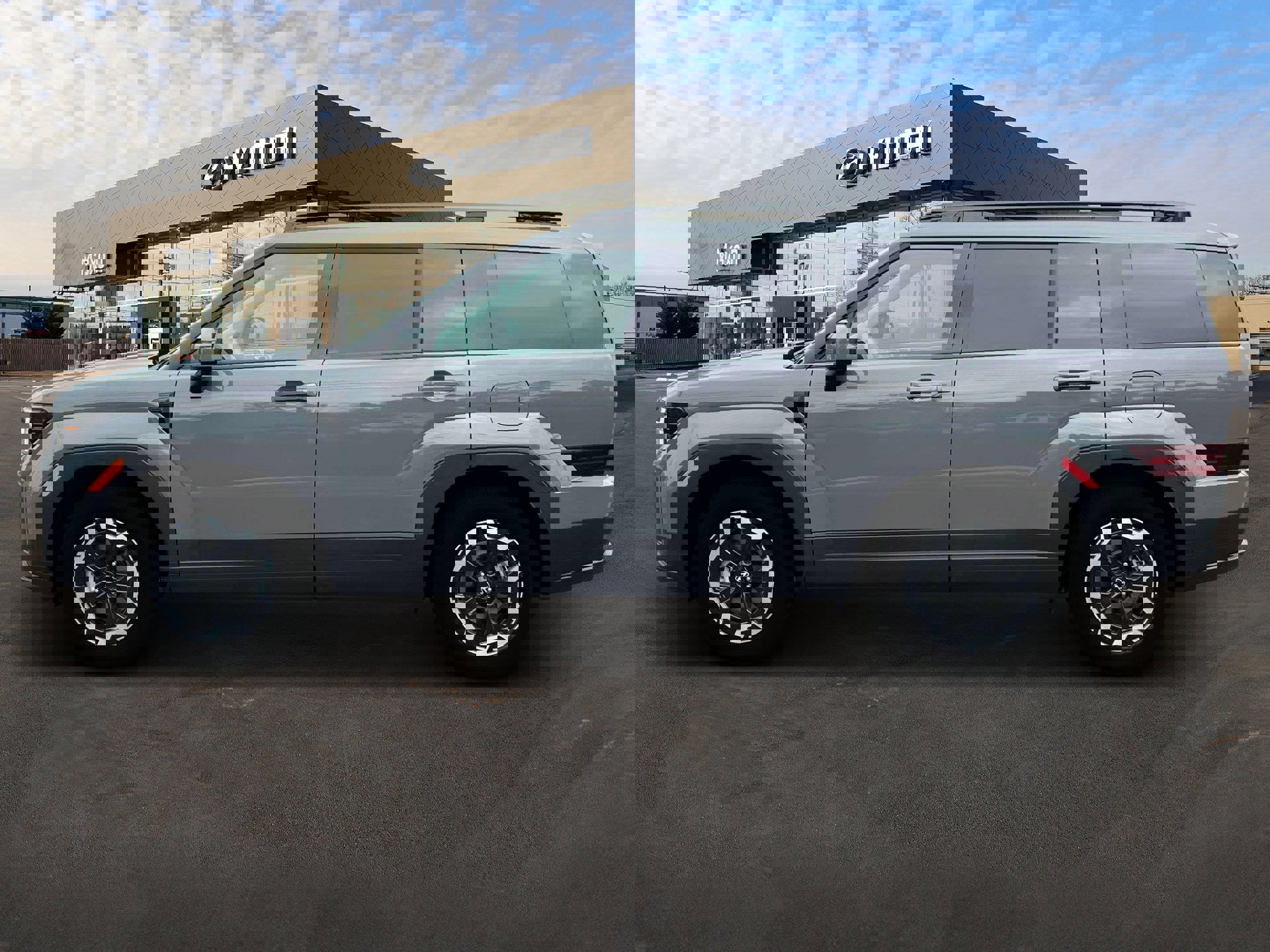 Used 2025 Hyundai Santa Fe SEL image 3