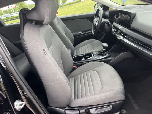 Used 2025 Kia K4 EX image 12