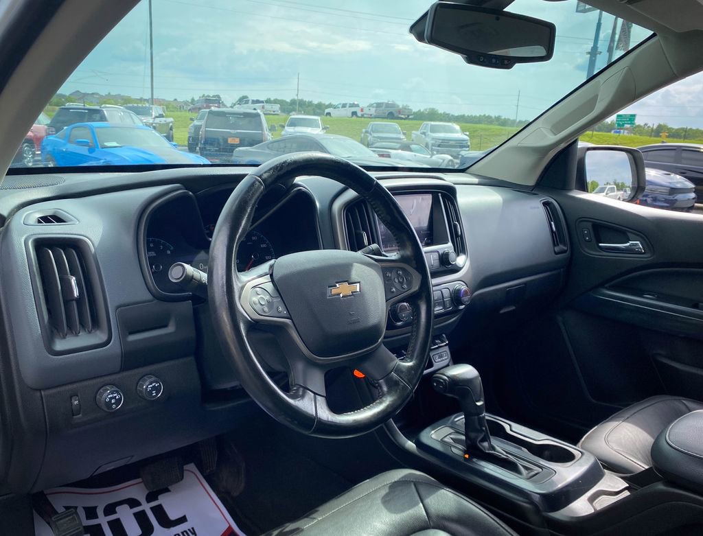 Used 2019 Chevrolet Colorado Z71 AWD/4WD image 2