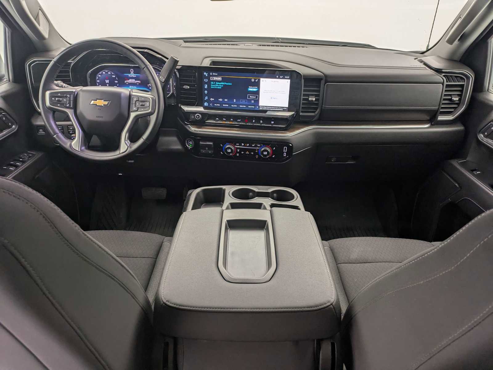 Used 2024 Chevrolet Silverado 1500 LT AWD/4WD image 16