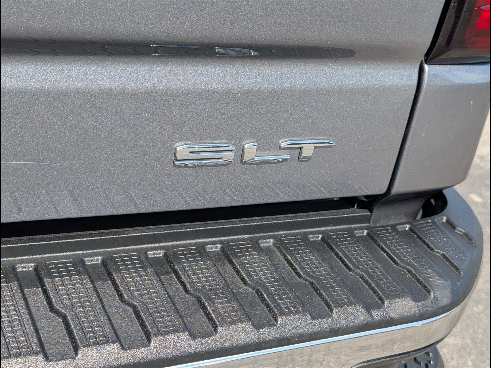 Used 2022 GMC Sierra 1500 SLT w/ SLT Convenience Package AWD/4WD image 21