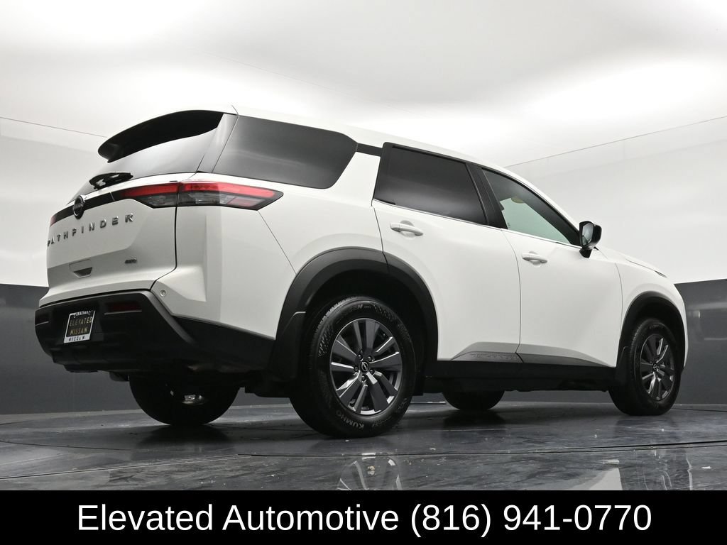 Used 2024 Nissan Pathfinder S AWD/4WD image 28