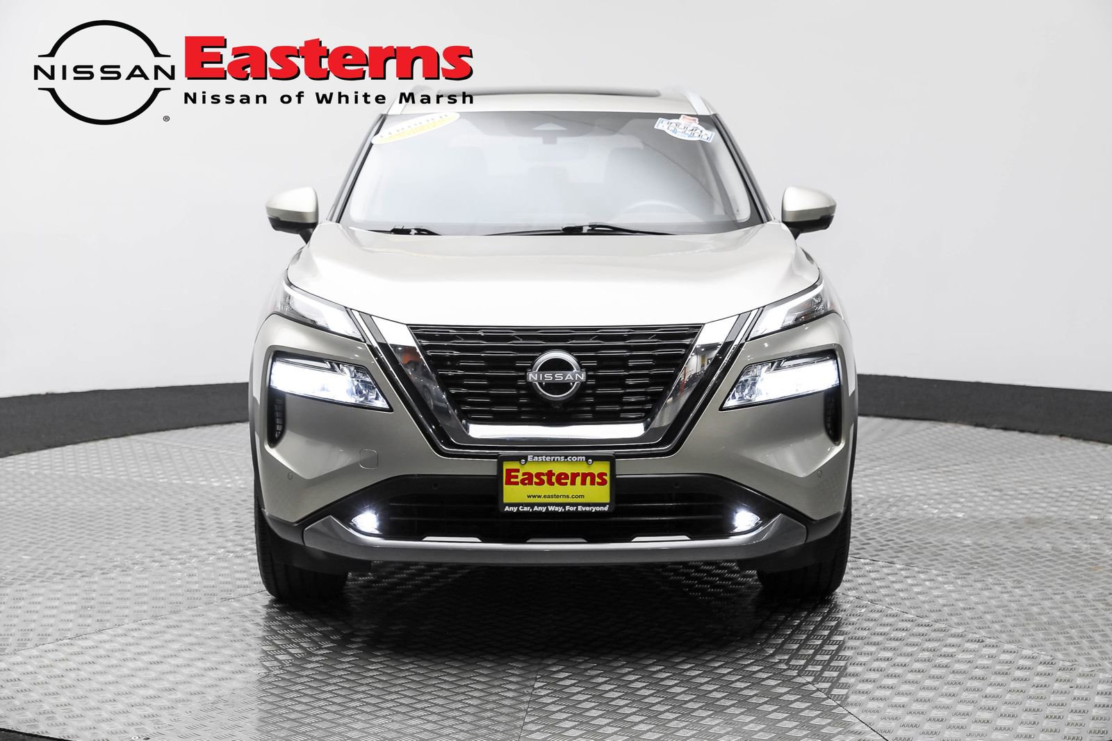 Used 2022 Nissan Rogue SL w/ SL Premium Package image 2