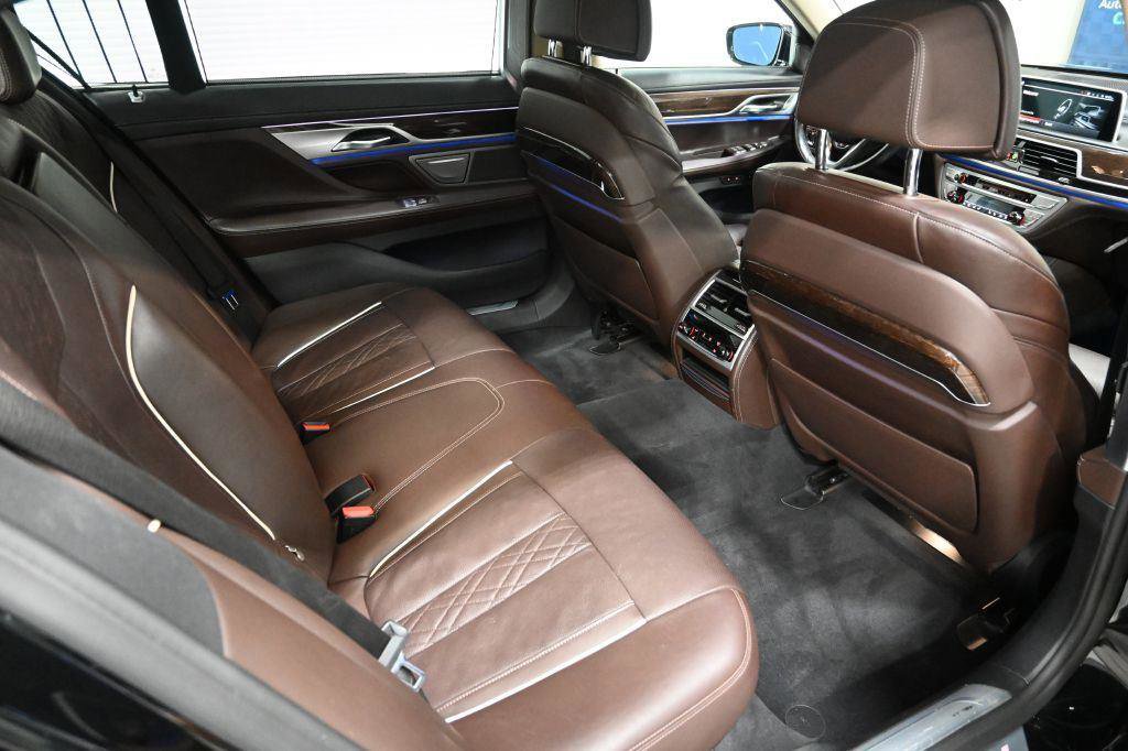 Used 2020 BMW 740i xDrive w/ Premium Package image 18