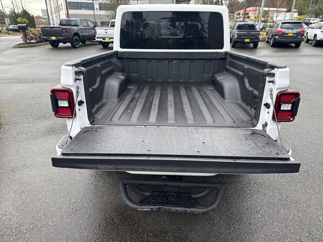 Used 2022 Jeep Gladiator Overland image 16