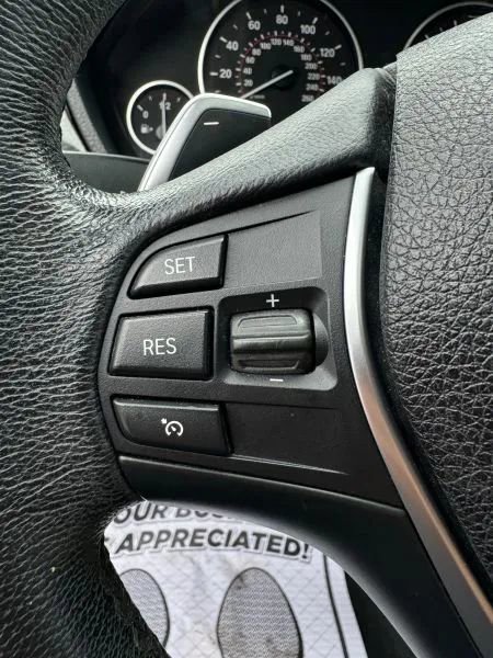 Used 2018 BMW 330i Sedan w/ Convenience Package RWD image 29