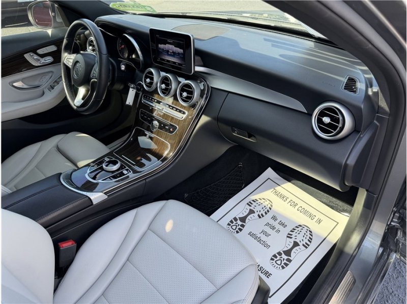 Used 2018 Mercedes-Benz C 300 Sedan w/ Premium Package image 32