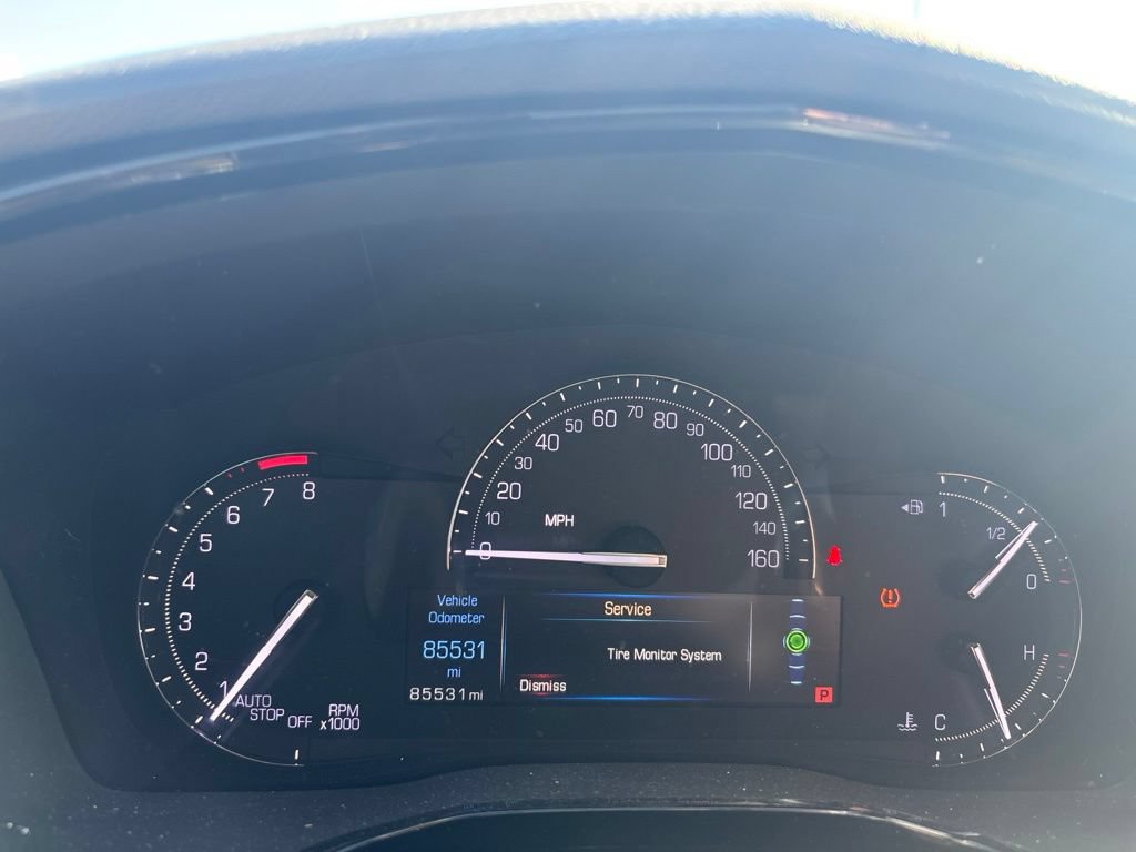 Used 2017 Cadillac XT5 Luxury w/ Driver Awareness Package FWD image 9