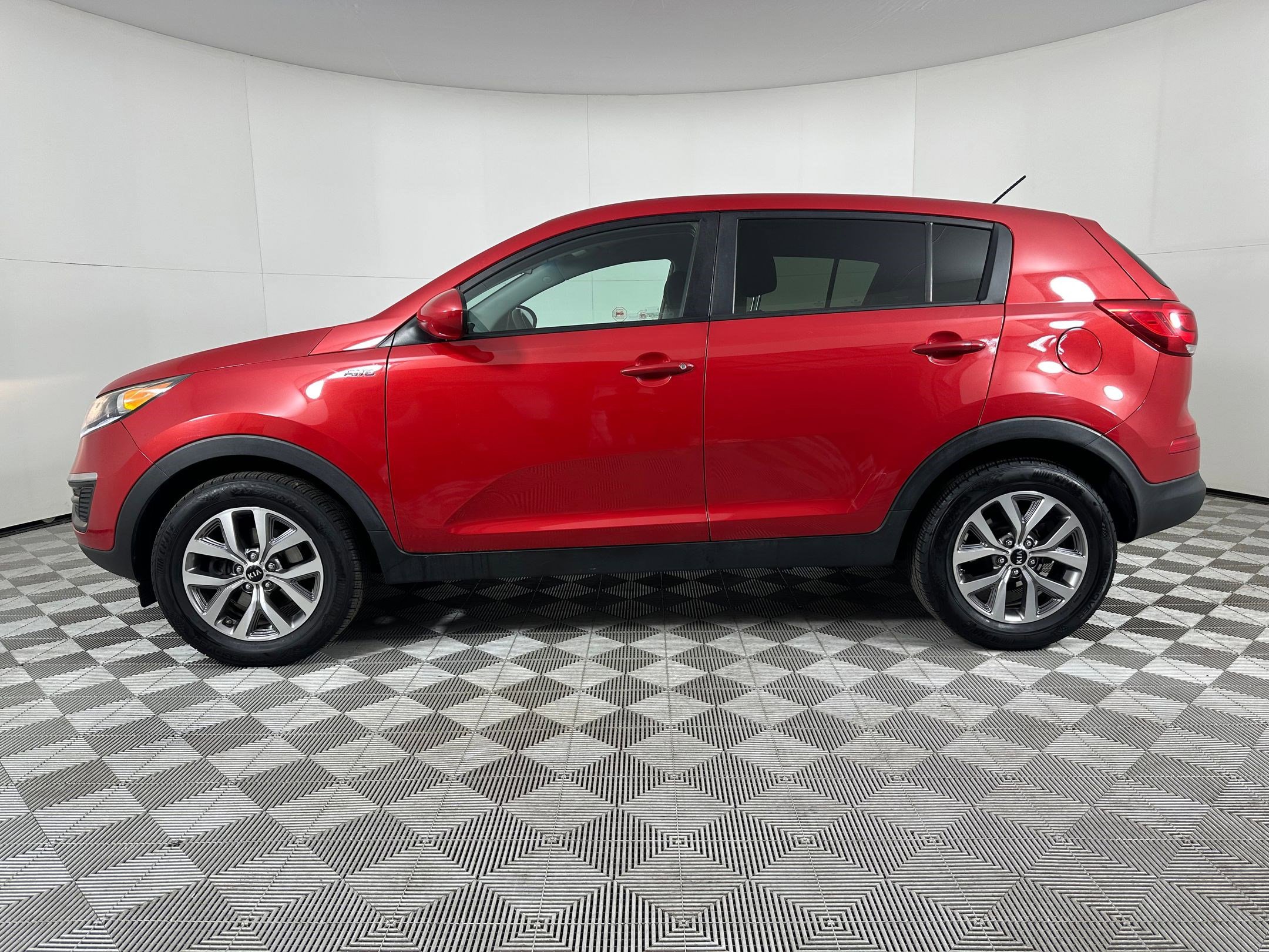 Used 2014 Kia Sportage LX image 2