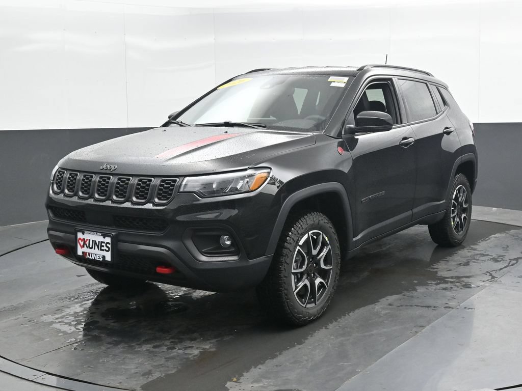 New 2026 Jeep Compass Trailhawk w/ Trailer Tow Group AWD/4WD image 7