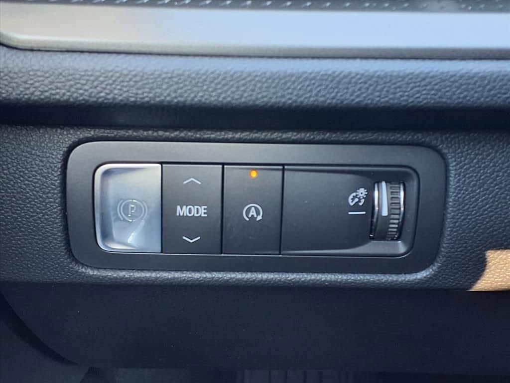 New 2026 Chevrolet Traverse LT w/ Enhanced Driving Package FWD image 12