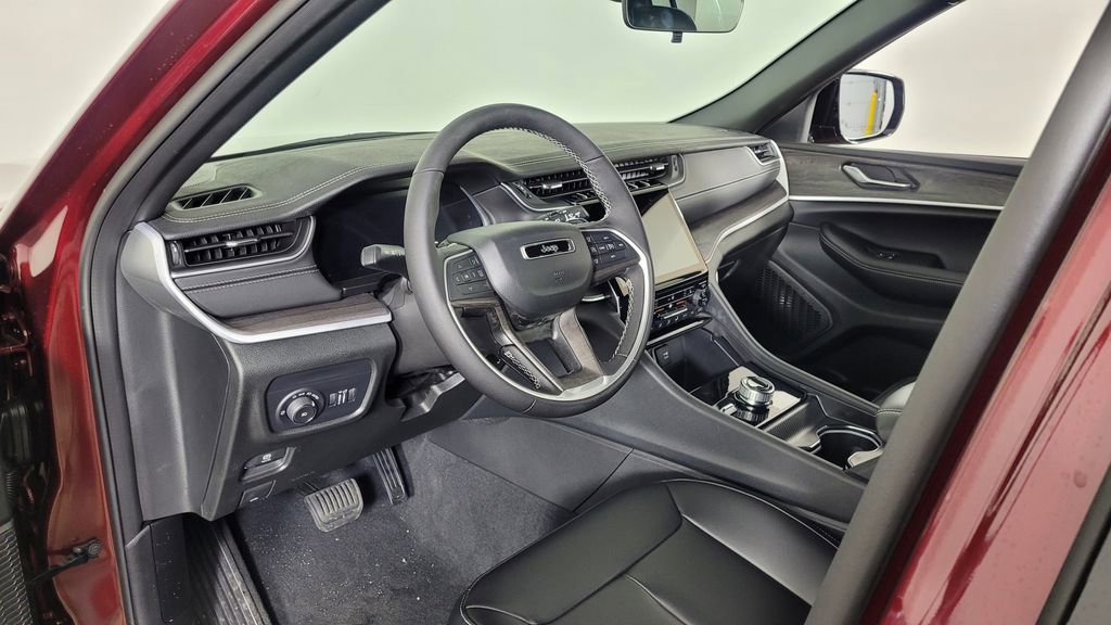 New 2025 Jeep Grand Cherokee Limited image 14