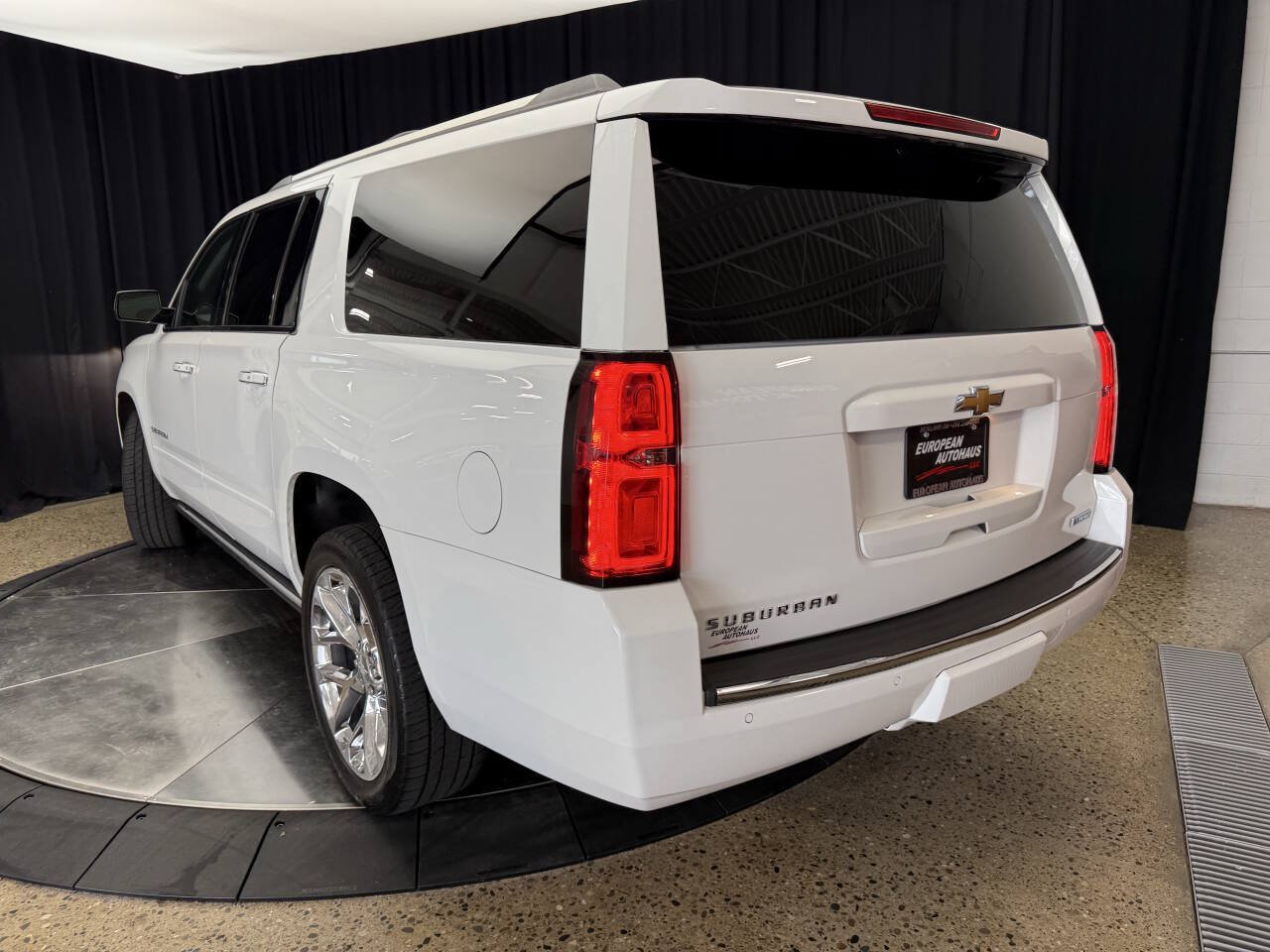 Used 2017 Chevrolet Suburban Premier AWD/4WD image 6