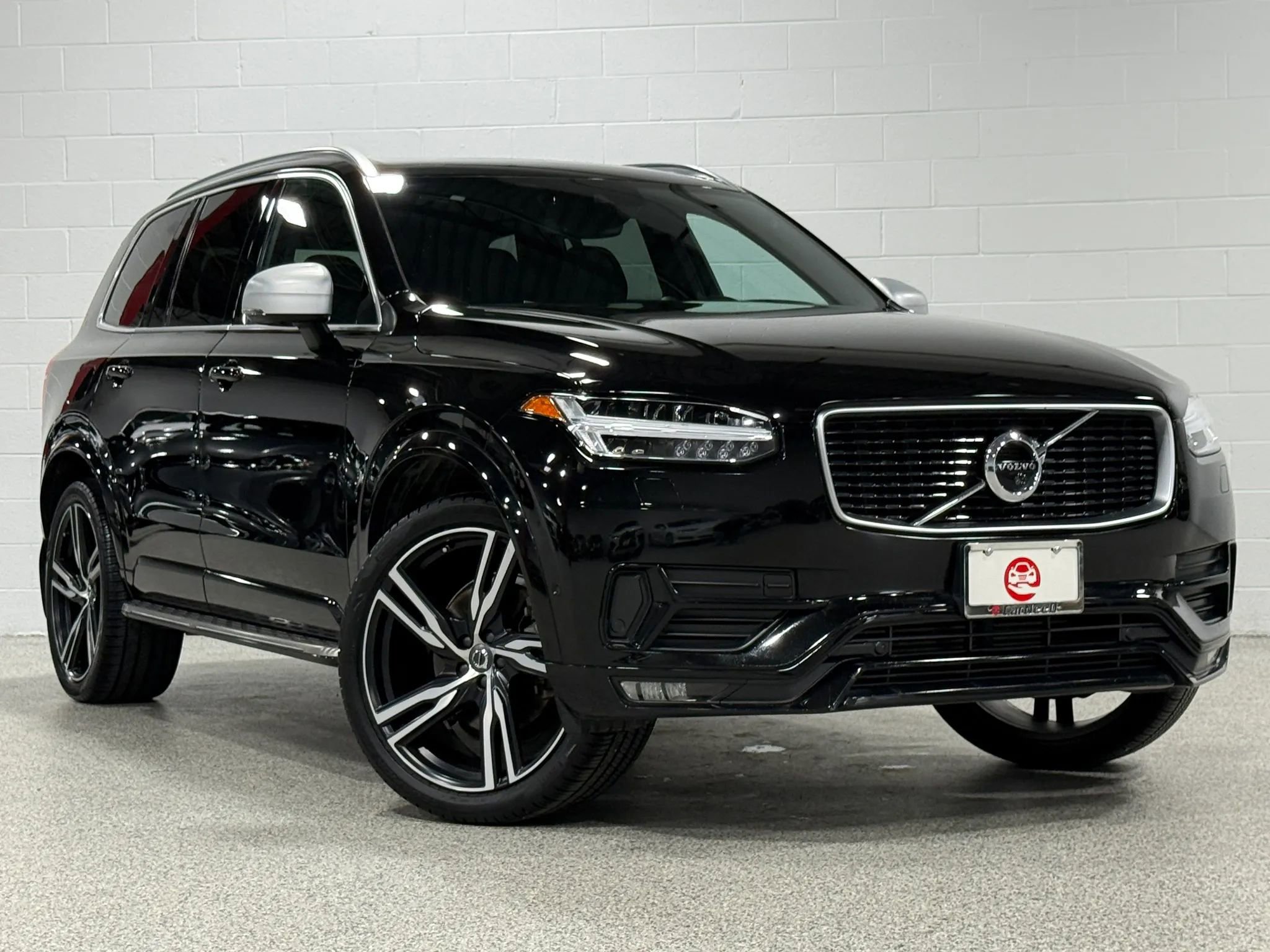 Used 2017 Volvo XC90 T6 R-Design w/ Vision Package AWD/4WD image 4