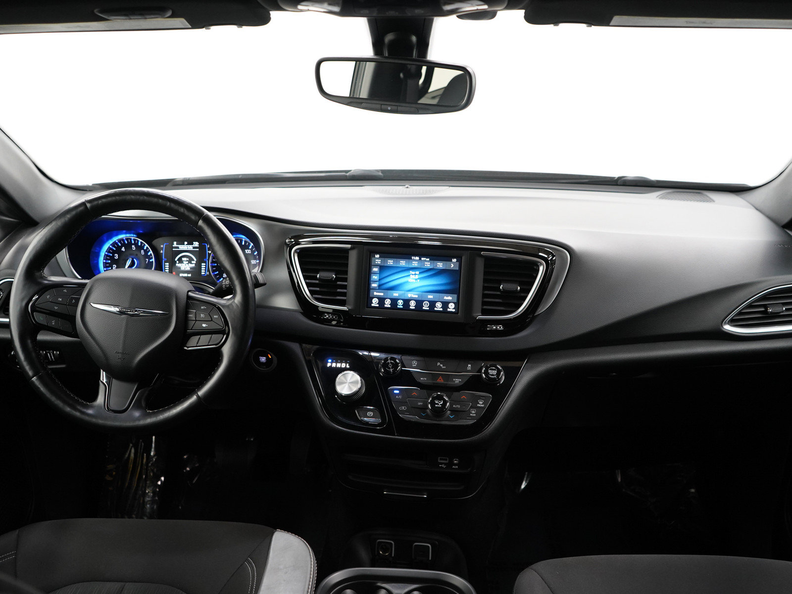 Used 2019 Chrysler Pacifica Touring Plus FWD image 14