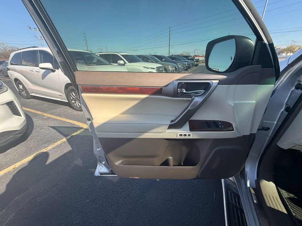 Used 2013 Lexus GX 460 Premium image 11