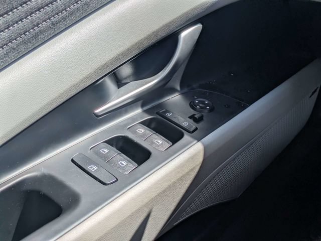 Used 2024 Hyundai Elantra Limited FWD image 23
