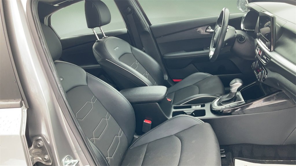 Used 2024 Kia Forte GT-Line w/ GT-Line Premium Package image 15