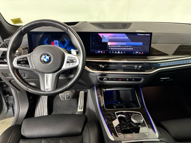 Used 2025 BMW X5 xDrive40i w/ M Sport Package AWD/4WD image 13
