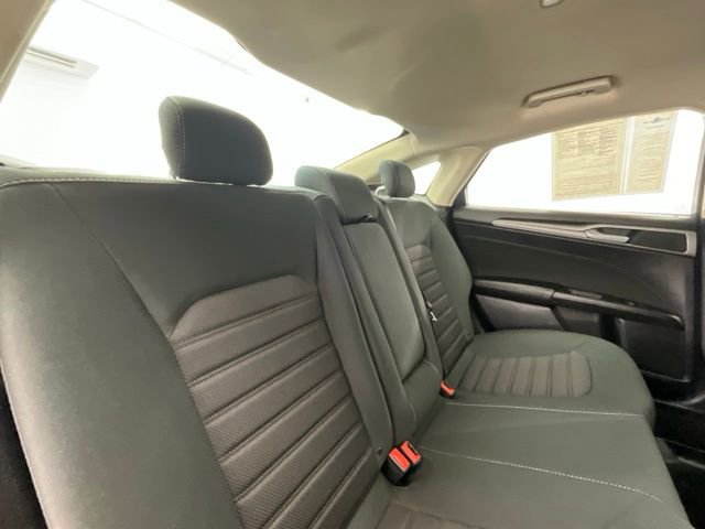 Used 2020 Ford Fusion SE image 14