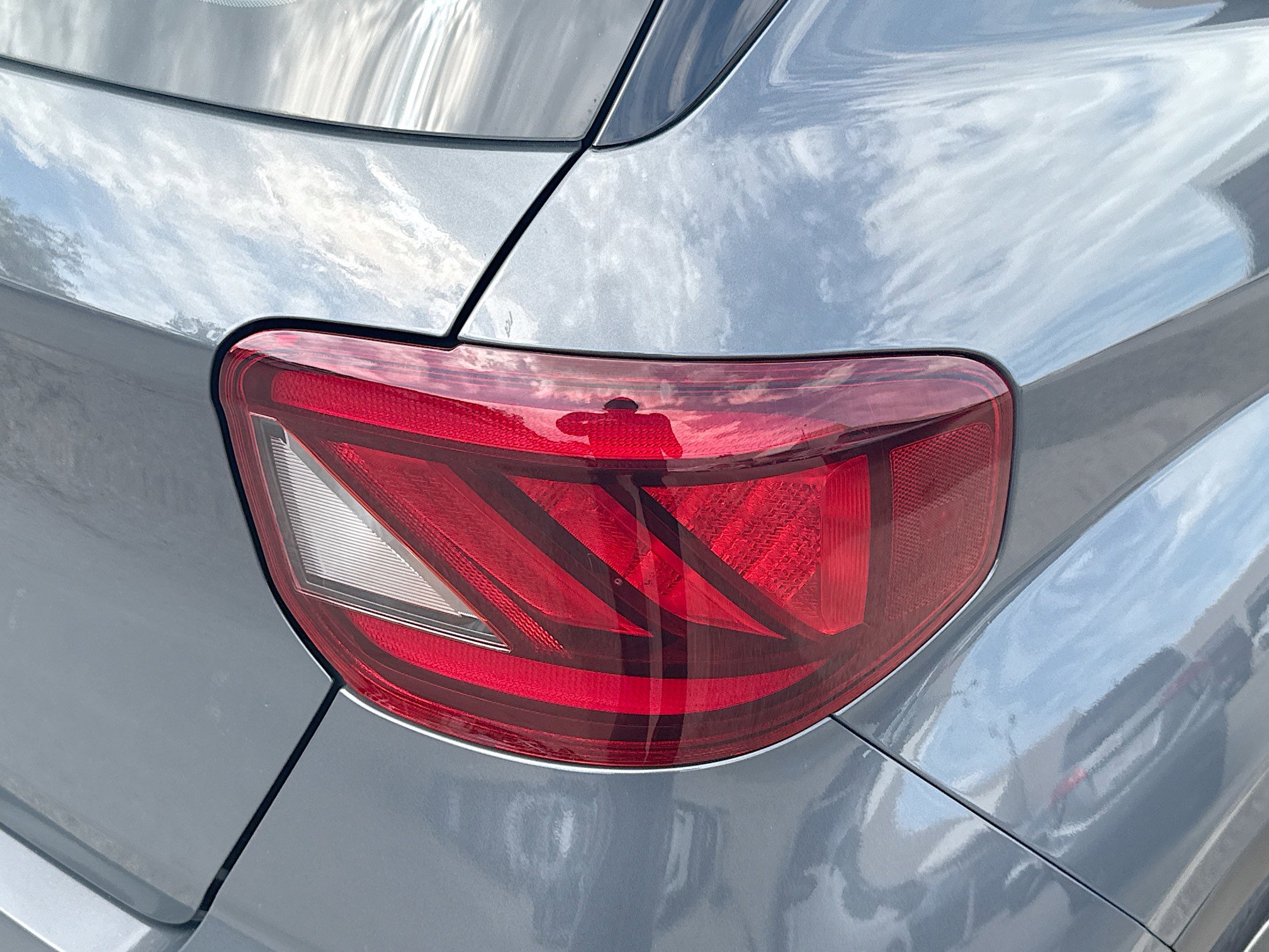 Used 2023 Hyundai Venue Limited w/ Cargo Package FWD image 23