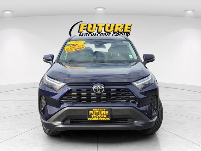 Used 2025 Toyota RAV4 XLE AWD/4WD image 2