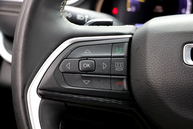 Used 2025 Jeep Grand Cherokee L Altitude RWD image 15