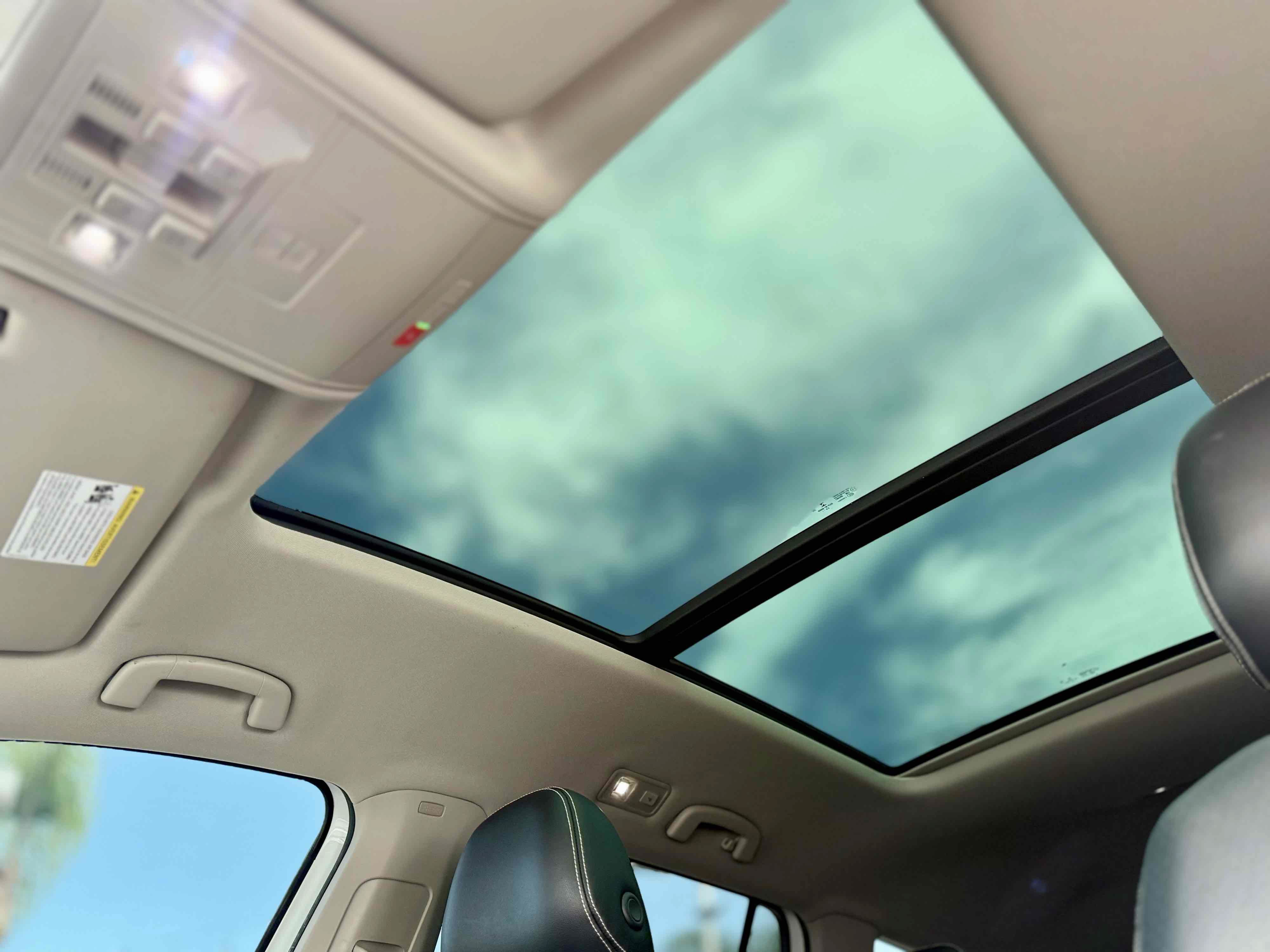 Used 2021 Volkswagen Atlas SE w/ Panoramic Sunroof Package FWD image 27
