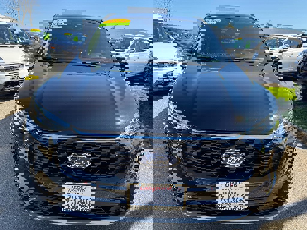 Used 2024 Ford Escape ST-Line w/ Cold Weather Package image 2