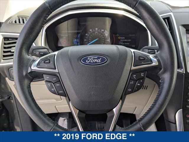 Used 2019 Ford Edge Titanium image 13