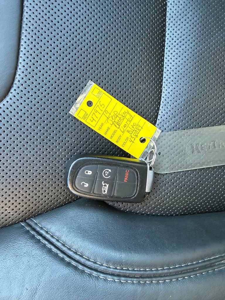 Used 2019 Jeep Cherokee Limited image 30