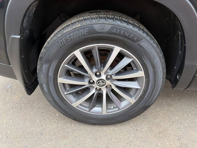 Used 2018 Toyota Highlander XLE w/ Protection Package #3 AWD/4WD image 16