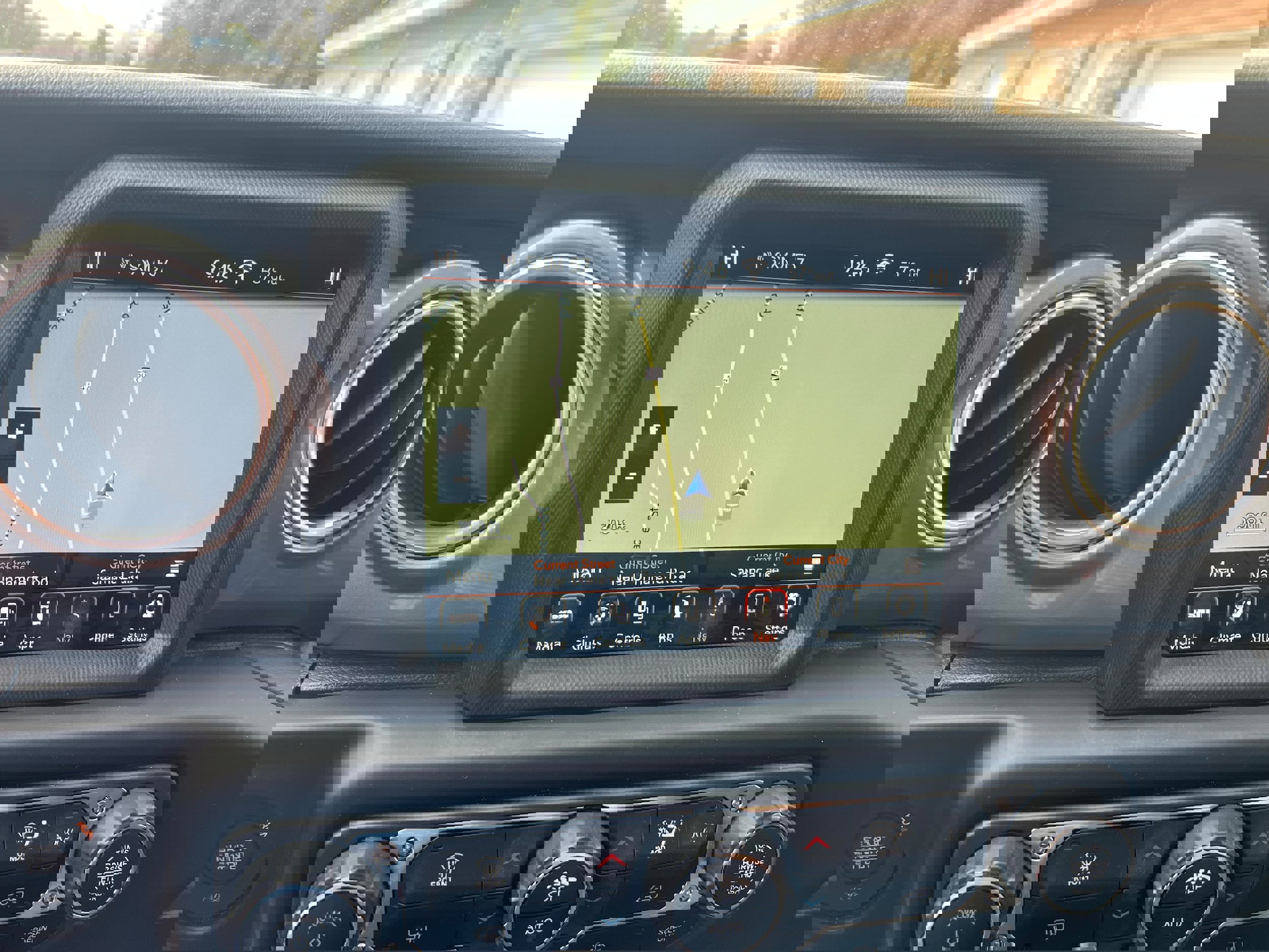 Used 2020 Jeep Wrangler Unlimited Sahara image 17