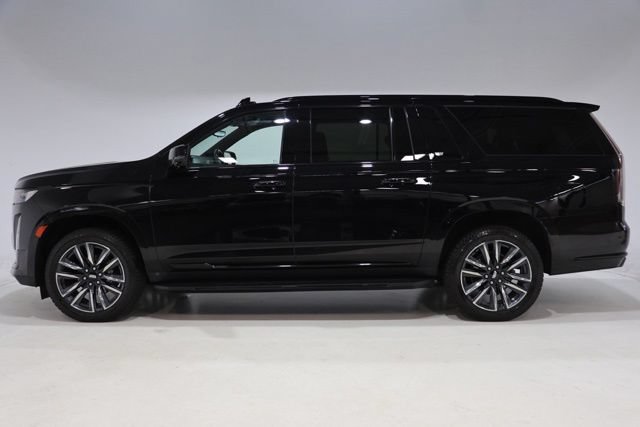 Used 2024 Cadillac Escalade ESV Sport AWD/4WD image 4