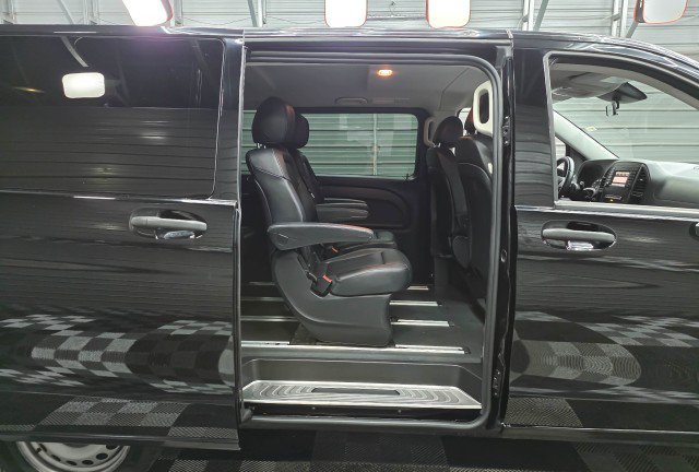 Used 2018 Mercedes-Benz Metris Passenger image 18