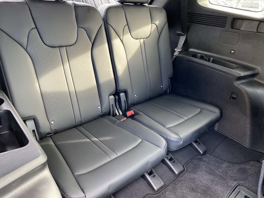 Used 2023 Kia Sorento EX image 28