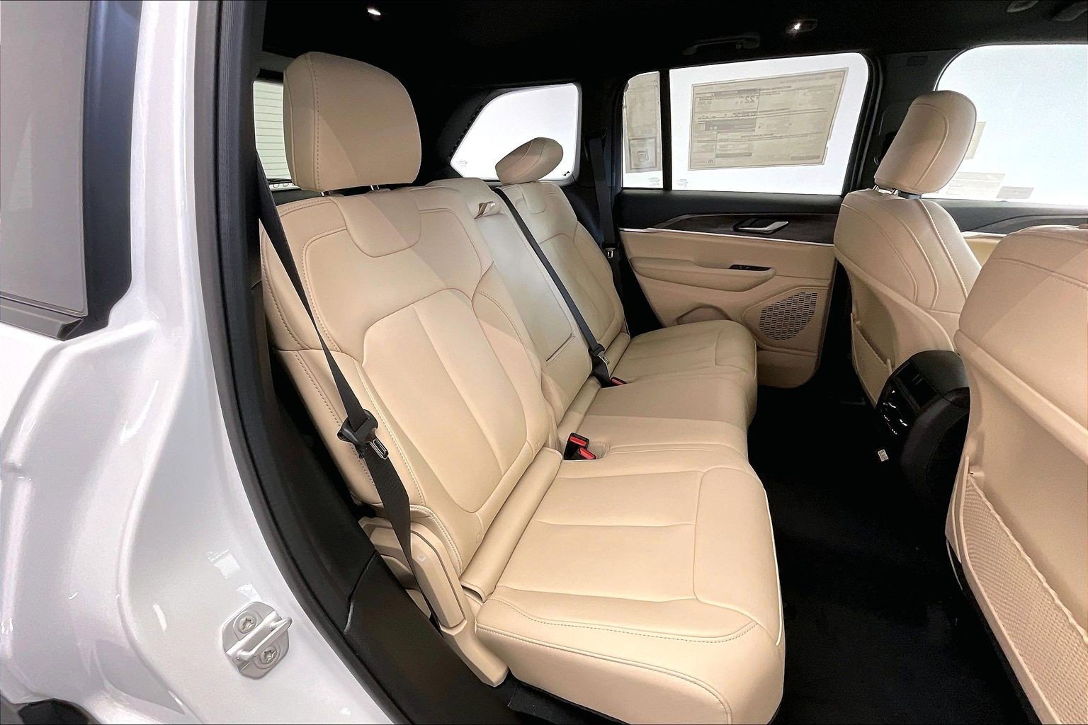 New 2025 Jeep Grand Cherokee Limited AWD/4WD image 10