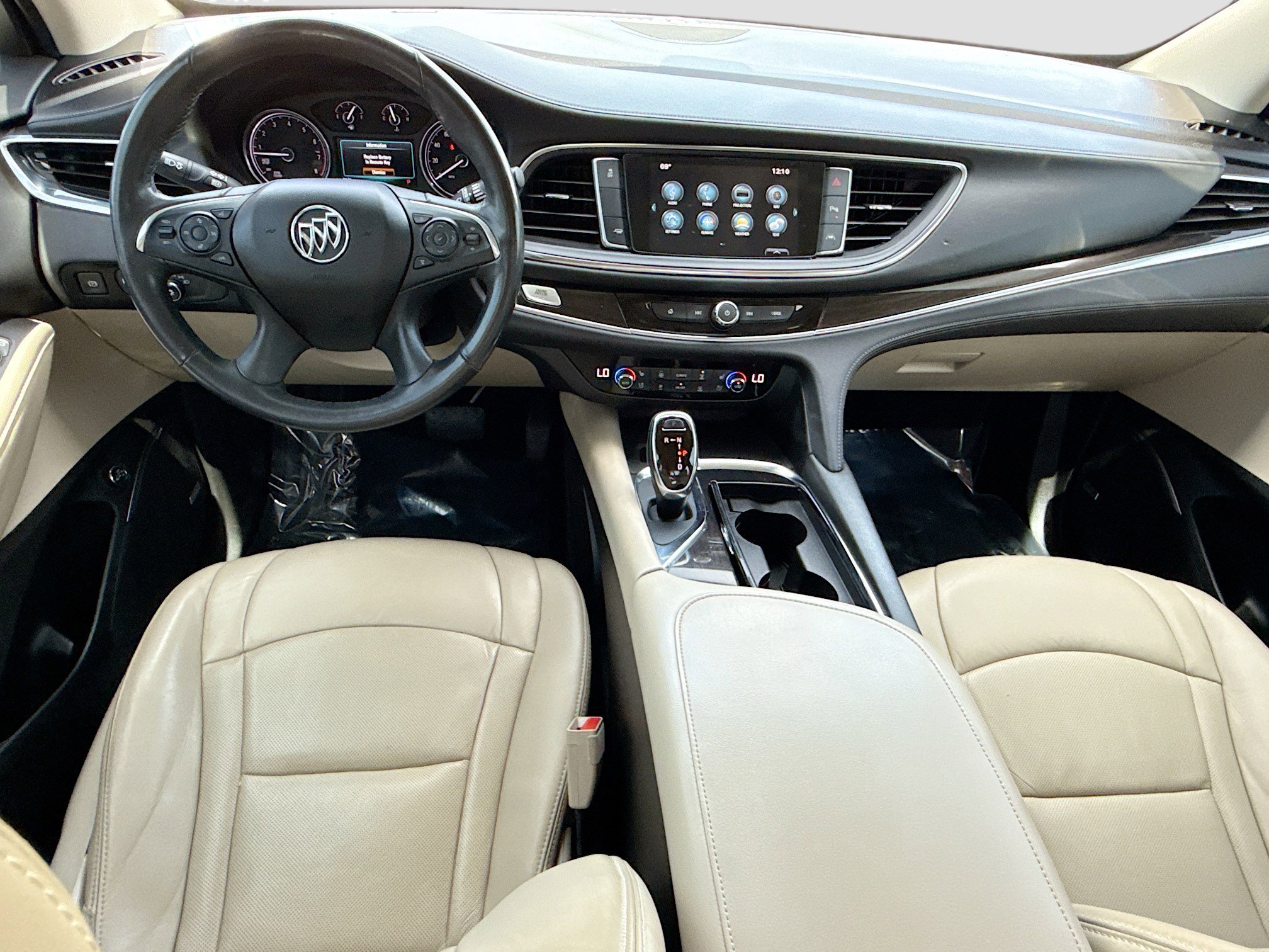 Used 2018 Buick Enclave Premium w/ Experience Buick Package FWD image 17
