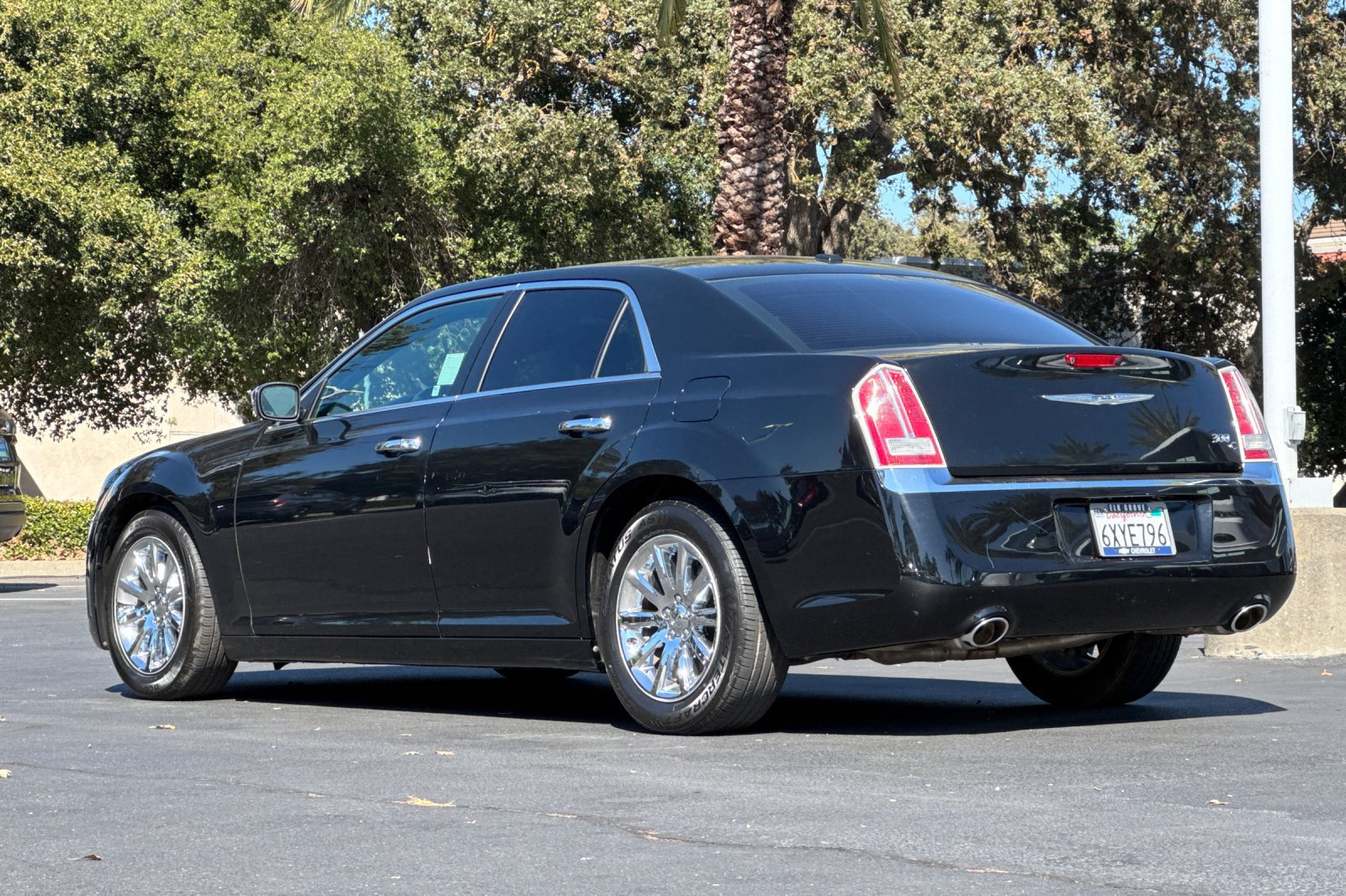 Used 2013 Chrysler 300 C RWD image 5
